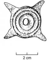 ACE-1003 - Applique de ceinture à griffes
bronze
Applique de ceinture circulaire, ornée de cercles concentriques, avec quatre appendices en pointe, percée au centre pour fixation.
