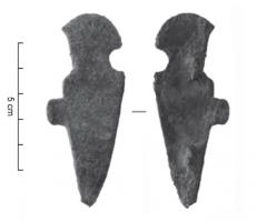 ACE-5013 - Applique scutiforme double
bronze
Applique de ceinture formée de deux plaques scutiformes accolées, plates (parfois avec décor de filets et/ou cercles oculés); deux paires de bélières coulées au revers pour la fixation.