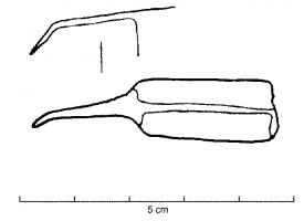 AGB-4003 - Aiguillon de bouvier
bronze
Aiguillon formé d'une bande de bronze simplement enroulée sur elle-même, formant un tube ouvert d'où se dégage un aiguillon.