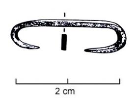 AGR-5034 - Agrafe à double crochet, corps plat sans décor, type 1.A.1
bronze
Agrafe à corps plat, sans décor.
