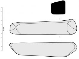 AGS-3001 - Aiguisoir façonné
pierre
Aiguisoir obtenu à partir d'un galet naturel en pierre dure (grès, granite...), dont la forme allongée a été façonnée en faces planes présentant entre elles des angles vifs, causés par un usage intensif ; fréquentes traces de rouille en surface.