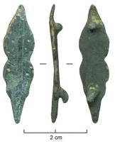 APH-4044 - Applique de harnais
bronze
TPQ : 100 - TAQ : 300
Applique de harnais à deux fixations, en forme de double feuille allongée, à décor poinçonné.