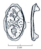 APH-4088 - Applique de harnais émaillée
bronze
TPQ : 100 - TAQ : 200
Applique ovale, à deux rivets de fixation au revers ; champ creusé d'émaux en champlevés, avec en réserve deux feuilles de lierre adossées.