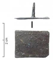 APH-4113 - Applique de harnais rectangulaire
bronze
TPQ : 50 - TAQ : 120
Applique rectangulaire allongée, une seule pointe de fixation au revers ; aucun décor ou un simple filet gravé sur le pourtour.