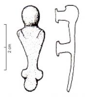 APH-4227 - Applique de harnais
bronze
TPQ : 100 - TAQ : 300
Applique à deux rivets pour support en cuir ; sur la face externe, un bouton massif  est prolongé par un appendice allongé, terminé par un fleuron.