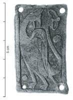 BAC-7051 - Boucle à chape émaillée
bronze
Plaque-boucle à plaque rectangulaire (étirée en hauteur) ornée d'émaux champlevés représentant un dragon à droite ou à gauche, la tête tournée en arrière ; boucle à double fenêtre; deux rivets de fixation à l'arrière.