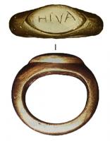 BAG-5036 - Bague inscriteorTPQ : 450 - TAQ : 600Bague à jonc large, lisse et régulier parfois orné d'incisions autour du chaton, qui est ovale et bien délimité, en léger relief, portant une inscription en lettres creuses rétrogrades ou non, parfois en monogramme.
