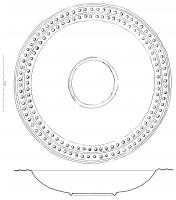 BAS-1001 - Bassin à rebord perlé (2 ou 3 rangées de perles)
bronze
Bassin peu profond, à large rebord horizontal orné de deux ou trois rangées parallèles de perles repoussées, séparées ou non par des bourrelets concentriques. Fond plat ou peut-être, dans un cas, annulaire.