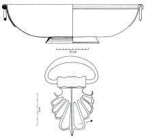 BAS-4038 - Bassin de type Eggers 91-92
bronze
Bassin à vasque profonde, bord horizontal souvent orné de perles ou d'oves, sous lequel deux attaches d'anses, diamétralement opposées, supportes des poignées mobiles. L'attache, dont le profil suit celui du bord de la vasque, est creusée de chaque côté de dépressions destinées à la boucle mobile; sous cette attache, palmette ajourée, également fixée par brasure sur la courbure de la panse. Le pied annulaire, oblique, est coulé à part et brasé sous le fond.