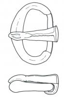 BCC-5001 - Boucle
bronze
Boucle en D, massive au niveau du repos d'ardillon et s'affinant progressivement jusqu'à la barre rectiligne destinée à articuler une plaque. Ardillon massif de section triangulaire épaisse, avec un crochet par-dessous pour l'articulation.