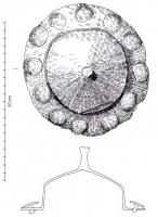 BCE-3010 - Umbo de bouclier
fer
Umbo circulaire, à bosse légèrement conique, entourée d'un rebord plat couvert de gros rivets dont les larges têtes sont presque juxtaposées. Le sommet peut être prolongé par un appendice plus ou moins allongé; sur le pourtour, le nombre des rivets est variable (6 ou 12).