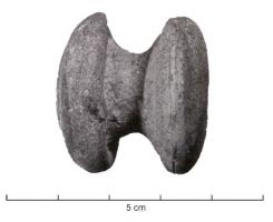 BOB-4003 - Bobine
pierre
Bobine tournée d'un seul tenant, avec une partie cylindrique étroite entre deux boutons larges et plus ou moins épais.