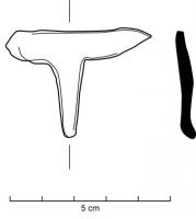BOH-6001 - Ardillon en T de boucle à traverse mobile
fer
Ardillon en forme de T, composante des boucles à traverse mobile rivetée en fer. La tige ardillon possède la courbure caractéristique des ardillons classiques.