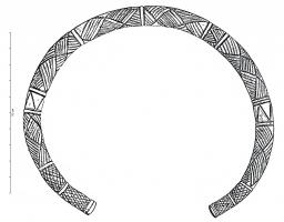 BRC-1003 - Bracelet ou torque
or
Bracelet ou torque, ouvert, de section circulaire, à jonc lisse ou à décor géométrique incisé. Le diamètre du jonc peut décroître progressivement de l'axe médian jusqu'aux extrémités, droites ou à légers tampons.
