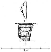 BRC-3039 - Bracelet Geb. forme nouvelle
verre
TPQ : -200 - TAQ : -125
Bracelet large à cinq côtes, verre transparent sur fond jaune opaque ; impressions obliques sur la côte médiane.