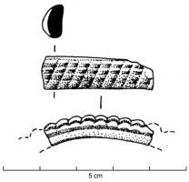 BRC-3044 - Bracelet forme Geb. 96
verre
TPQ : -200 - TAQ : -125
Bracelet à section en D, à la face externe encochée d'incisions obliques très rapprochées.