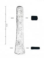 BRN-7001 - Burin ou ciselet
fer
Outil court et trapu de section quadrangulaire dont le tranchant est évasé. La tête ne montre pas de signe d'écrasement.