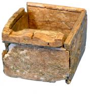 BTE-4002 - Boîte parallélépipédique
ivoire
Boîte composite, formée de panneaux rectangulaires assemblés (par collage) pour former un volume parallélépipédique, équipé d'un couvercle à glissière avec en façade un motif en accolade facilitant la manipulation du couvercle.