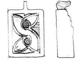 BTS-4067 - Boîte à sceau rectangulaire
bronze
TPQ : 100 - TAQ : 300
Boîte à sceau rectangulaire coulée, couvercle enveloppant à décor curviligne, creusé pour émaux champlevés.