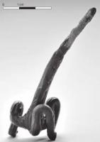 CDM-3001 - Candélabre miniature
plomb
Candélabre miniature comportant un trépied que prolonge une hampe verticale, sans doute surmontée d'un plateau.