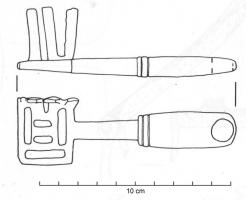 CLE-4010 - Clé à translation
fer
TPQ : 200 - TAQ : 300
Clé à mouvement latéral, manche plat percé au sommet pour la suspension, tige prolongée par une platine en L, découpée d'ajours complexes avec dents et ouverture rectangulaire ou carrée.
