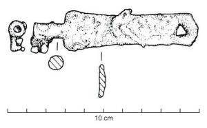 CLE-5011 - Clé à rotationferTPQ : 450 - TAQ : 800Clé à manche plat et lisse, perforé au sommet comme les clés antiques à translation, mais la tige, qui peut être perforée, comporte à la base un panneton à dents latérales pour rotation.