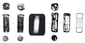 CMN-3010 - Coin monétaire mobile
fer, bronze
Coin monétaire claviforme, inséré à l'extrémité d'un manchon cylindrique en fer.