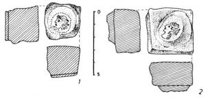 CMN-4009 - Coin monétaire dormant claviforme
bronze, fer
Coin monétaire dormant, de profil claviforme, inséré dans un chemisage en fer avec parfois une chemise intermédiaire tronconique.