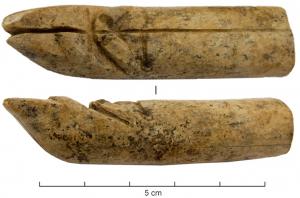 CNF-4013 - Canif : patte de porc
os
TPQ : 1 - TAQ : 400
Canif dont le manche figure une patte de porc.