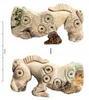 CNF-4090 - Canif : cheval au galop
fer, os
Canif dont le manche figure un cheval, les antérieures repliés dans l'attitude du galop ; décor de cercles ocellés.