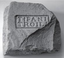 COV-4099 - Tuile estampillée T. FANI TROILI
terre cuite
Tuile estampillée T. FANI TROILI.