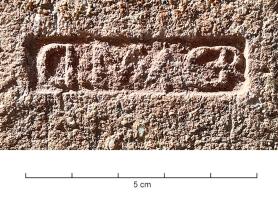 COV-4190 - Tuile estampillée CL.MACER
terre cuite
Tuile estampillée CL.MACER (ou MACER seul), dans un cartouche rectangulaire.