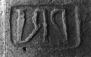 COV-4335 - Tuile estampillée PRI
terre cuite
TPQ : 1 - TAQ : 200
Tuile estampillée PRI, en lettres rétrogrades, dans un cartouche rectangulaire.