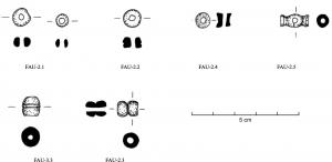 CPT-8003 - Chapelet à grains en os 
os
Grains simples en os, croisillon en forme de balustre simplifiée et grains en forme de tonneau avec une rainure.