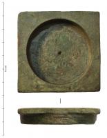 CRA-4010 - Crapaudine
bronze
Crapaudine composée d'un boîtier cylindrique bas, avec une collerette carrée au sommet.