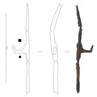 CRL-4004 - Suspension de lampe
fer
Crochet placé à l'extrémité d'une chaînette de suspension de lampe, comportant trois possibilités d'accrochage : une pique rectiligne terminale, et deux crochets divergents. Le corps est formé d'une tige torsadée.