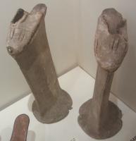 CSS-8001 - Chopine
bois
Plate-forme en bois revêtue de cuir servant à rehausser la marche.