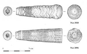 CTO-9055 - Couteau à manche tourné et décoré en bois