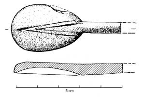 CUI-4021 - Cochlear
os
Cochlear à cuilleron en forme de goutte, prolongé par un manche de section ronde, pointe effilée ; cannelures gravées au dos du cuilleron, se rejoignant en pointe au niveau du manche.