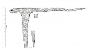 ECL-3008 - Tas asymétrique à table bilatérale
fer
Tas comportant une table de frappe allongée (dont une corne est  courte, de section et de forme quadrangulaire et l'autre extrémité est une pointe très allongée, de même section à la base) et une queue massive de section quadrangulaire.