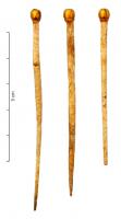 EPG-4137 - Épingle à sommet doré
os
TPQ : 250 - TAQ : 400
Epingle à tête subsphérique, recouverte d'une feuille d'or débordant fréquemment sur le sommet du fût.