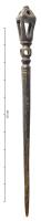 EPG-6009 - Epingle à sommet en lanternonbronzeTPQ : 800 - TAQ : 1200Epingle dont la tête présente une superposition de moulures et de deux éléments ajourés, un globe et une sorte de lanternon allongé, à sommet pyramidal. 