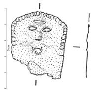 EVO-4020 - Ex-voto : visage
bronze
Plaquette en bronze de forme rectangulaire au bord supérieur arrondi, figurant une tête humaine plate, obtenue au repoussé. Les yeux sont dessinés par un mince bourrelet avec une pupille en creux. Le nez et la bouche sont poinçonnés. La chevelure est bouclée et encadre le visage jusqu'aux oreilles. Le trou de fixation se trouve au milieu du front.