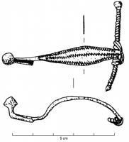 FIB-2529 - Fibule type Golfe du Lion, Tendille 3bbronzeTPQ : -550 - TAQ : -475Fibule à arc foliacé ou losangique, de section plate, à décor incisé, éventuellement creusé d'une nervure. Le ressort bilatéral long se compose d'une partie fonctionnelle (4 ou 6 spires) prolongée des deux côtés, dans un but ornemental, par un faux ressort avec deux extrémités bouletées. L'extrémité du pied est redressée en angle droit et se termine par un bouton conique ou biconique.