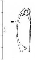 FIB-3068 - Fibule de Nauheim 5b4
bronze
TPQ : -120 - TAQ : -50
Fibule de Nauheim (soit à ressort à 4 spires et corde interne, porte-ardillon trapézoïdal ajouré) mais à arc filiforme : section semi-circulaire, arrondie vers le dessus. Rarement, décor incisé très simple au point haut de l'arc.