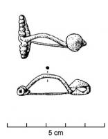 FIB-3525 - Fibule à timbale sur le pied, var. Magny-Lambert
bronze
TPQ : -475 - TAQ : -400
Fibule à arc plus ou moins en anse de panier (section variable), ressort