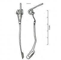 FIB-3932 - Fibule de Nauheim
bronze
TPQ : -120 - TAQ : -50
Fibule à ressort à quatre spires, corde interne. L'arc est orné d'une ligne à trémolo sur chacun de ses bords. Il est orné d'une bague en relief à son sommet.