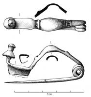 FIB-3967 - Fibule de type certosoïde
bronze
TPQ : -400 - TAQ : -200
Fibule à arc légèrement renflé, souvent limité, ou entrecoupé de nodosités en relief; le pied allongé est plat (section en C aplatie sur le dessus) et terminé par un bouton conique mouluré, redressé (généralement coulé avec la fibule, plus rarement riveté); le ressort est unilatéral à 2 ou 3 spires.