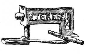 FIB-4004 - Fibule en genou (Kniefibel)
bronze
TPQ : 200 - TAQ : 300
Fibule en genou dont l'arc suit un parcours à angle droit ; inscription ajourée VTERE FELIX  dans la partie la plus longue ; bras transversal terminé par des boutons moulurés.