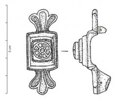 FIB-41188 - Fibule symétrique émaillée
bronze
TPQ : 100 - TAQ : 300
Fibule à corps rectangulaire surélevé sur gradins, au centre un ornement circulaire à loges rayonnantes émaillées; pied et tête symétriques, en forme de fleurons à trois pétales s'ouvrant; au revers, articulation à charnière sur plaquettes.